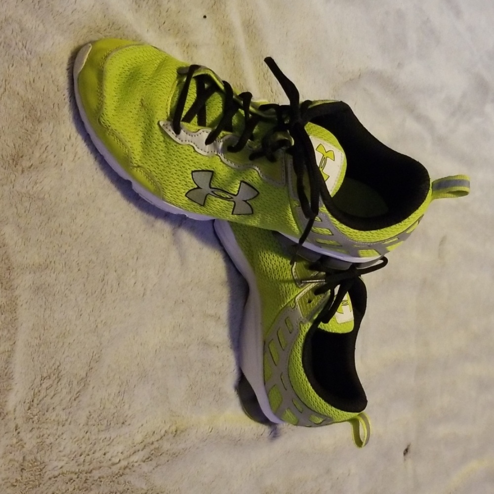 Under Armor mens shoes size 9.5